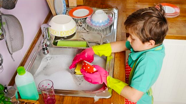 La importancia de inculcar labores del hogar en nuestros hijos