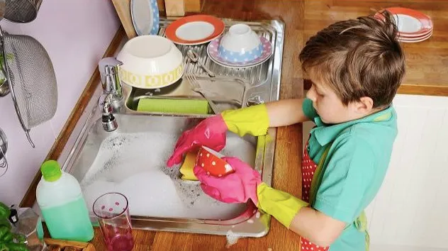 La importancia de inculcar labores del hogar en nuestros hijos