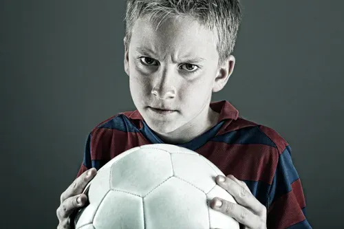 ¿Qué puedo hacer si mi hijo se enoja mucho?